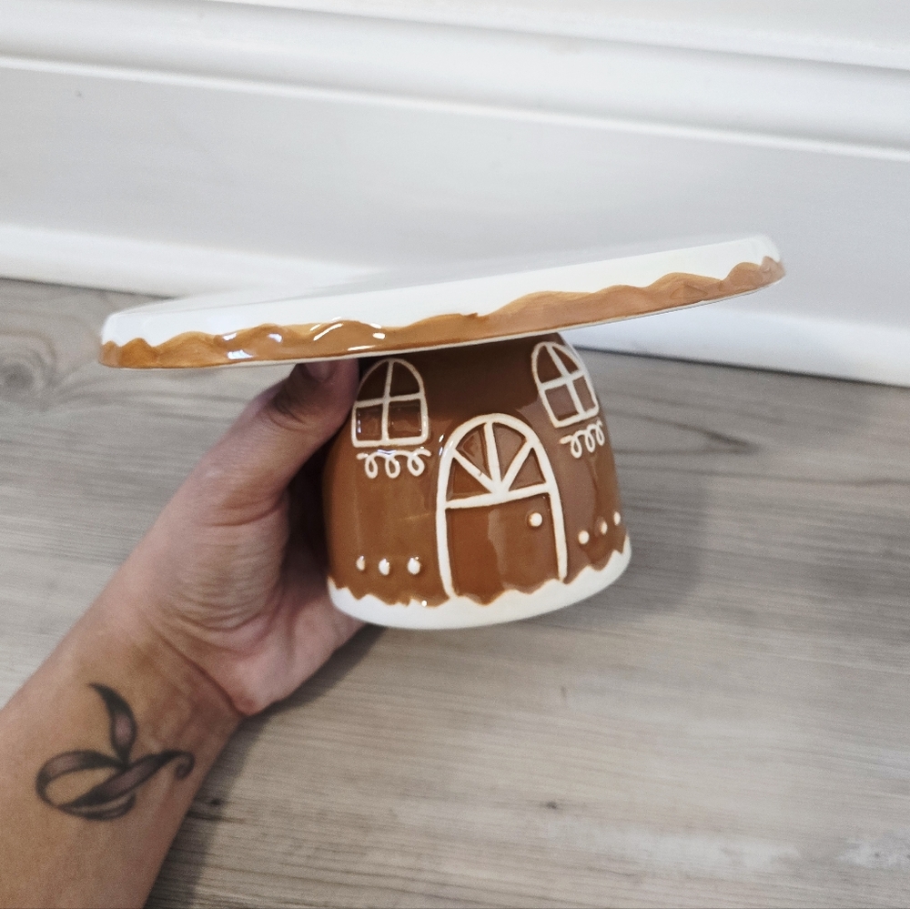 Target Bullseye Playground Christmas 2025 Ceramic Gingerbread Cake Stand - Picture 4 of 8